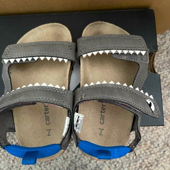 Carter’s sandals for toddler - Picture 1 of 3
